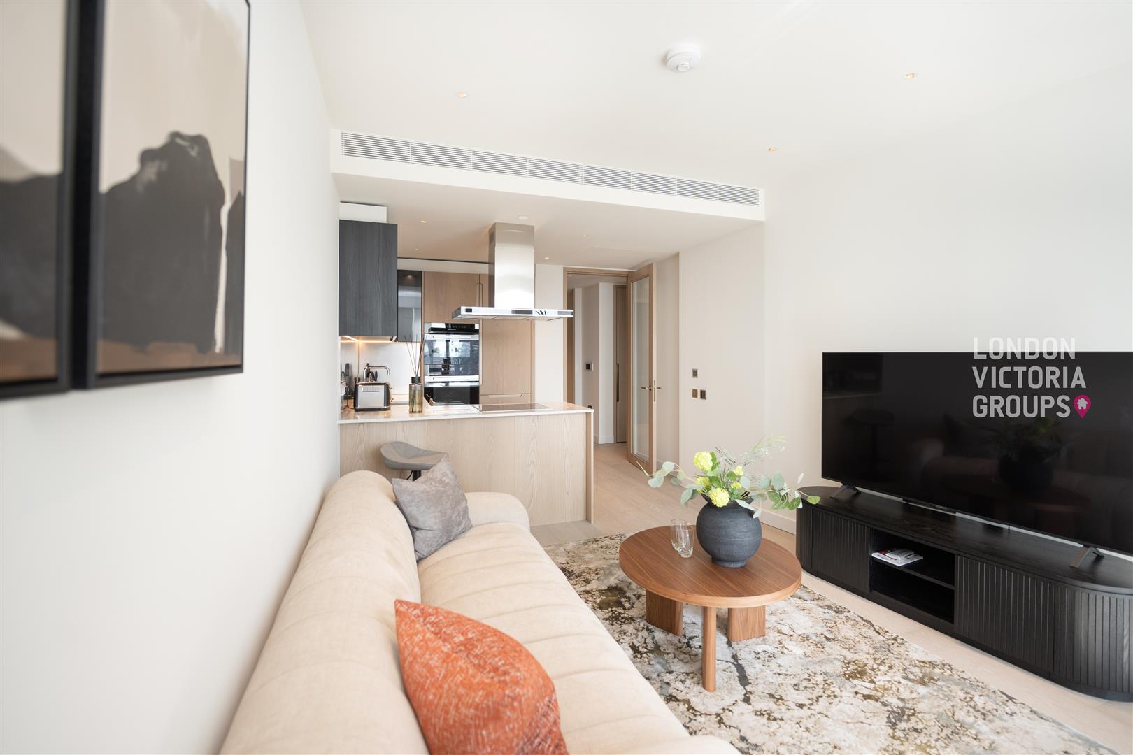 1 bed property in Nine Elms Lane, London